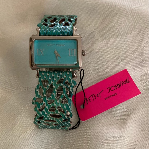 🎄Betsey Johnson Water Resistant Watch NWT!